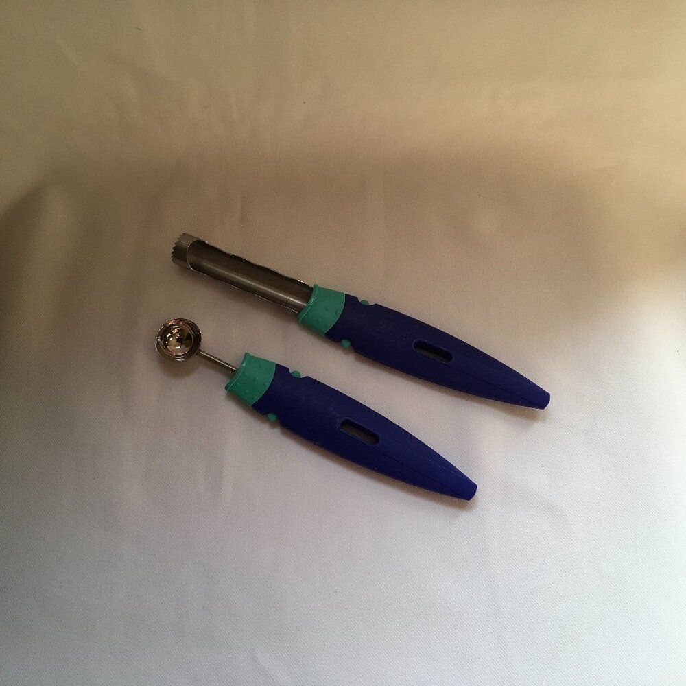 Tupperware Apple Corer Melon Fruit Baller Blue Green Handle Kitchen Tools